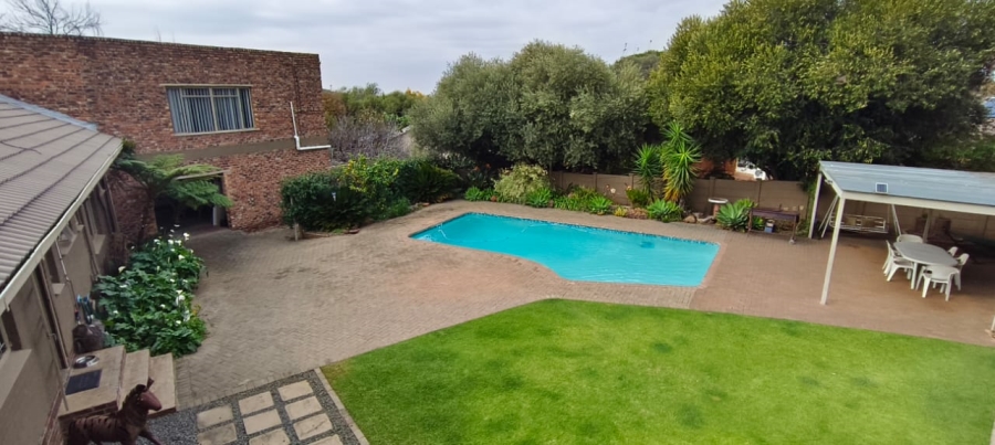5 Bedroom Property for Sale in Pellissier Free State